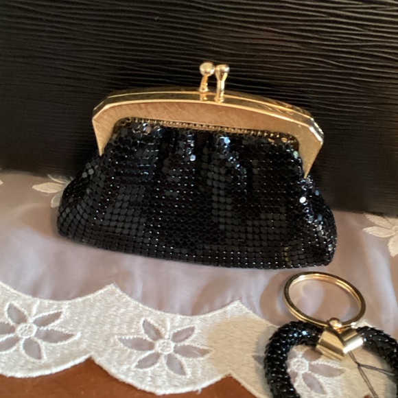 La Regale Black and Gold Clutch Set - Picture 6 of 10
